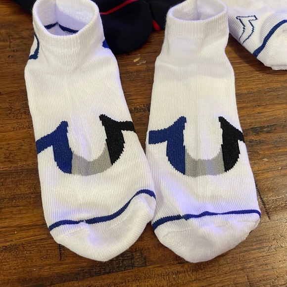 True Religion Low Cuts Half Cushion 3 Pairs Black, White (2) - Picture 2 of 4